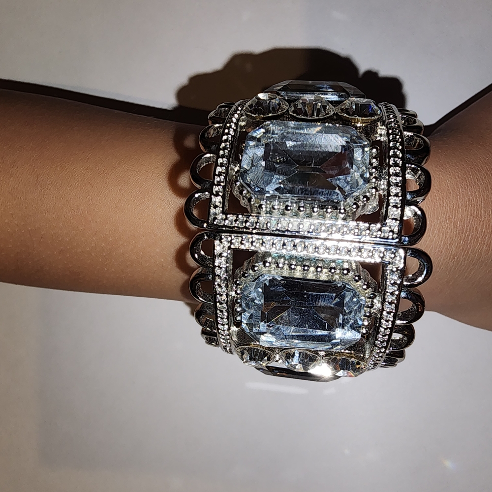 Elegant Silver Crystal Bracelet - Picture 2 of 6
